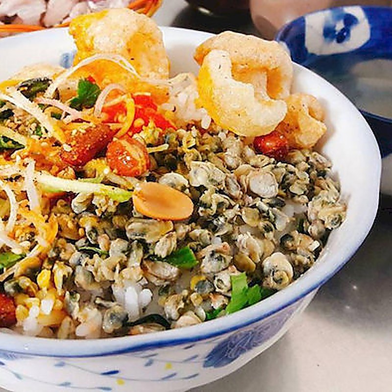 quán cơm hến ngon ở Huế