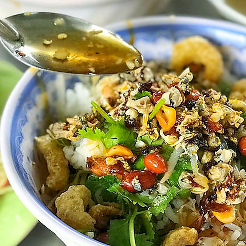quán cơm hến ngon ở Huế